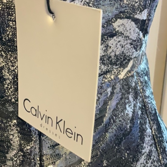 Calvin Klein - Picture 6 of 10